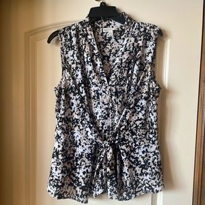 Dana Buchman sleeveless dress shirt